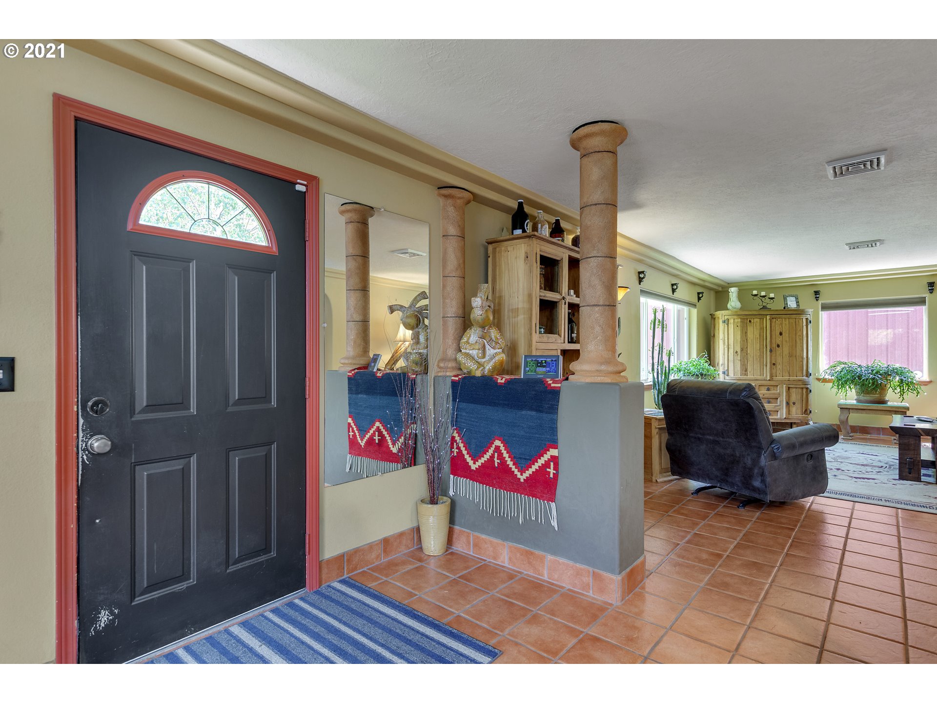 715 Aplin Road White Salmon, WA 98672 - Photo 8 of 27 Gallery Image 8