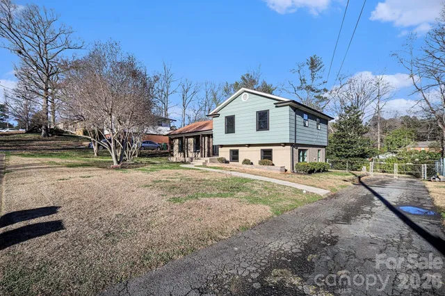 $435,000 | 7651 Briardale Drive, Charlotte, NC 28212