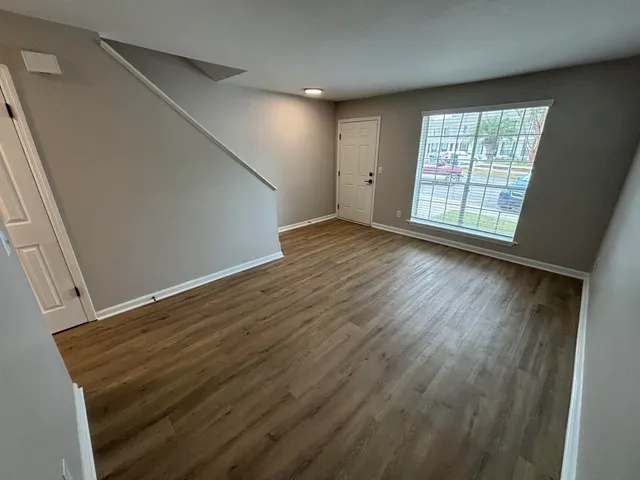 $2,249 | 1137 Oakleaf Drive, Mount Pleasant, SC 29464