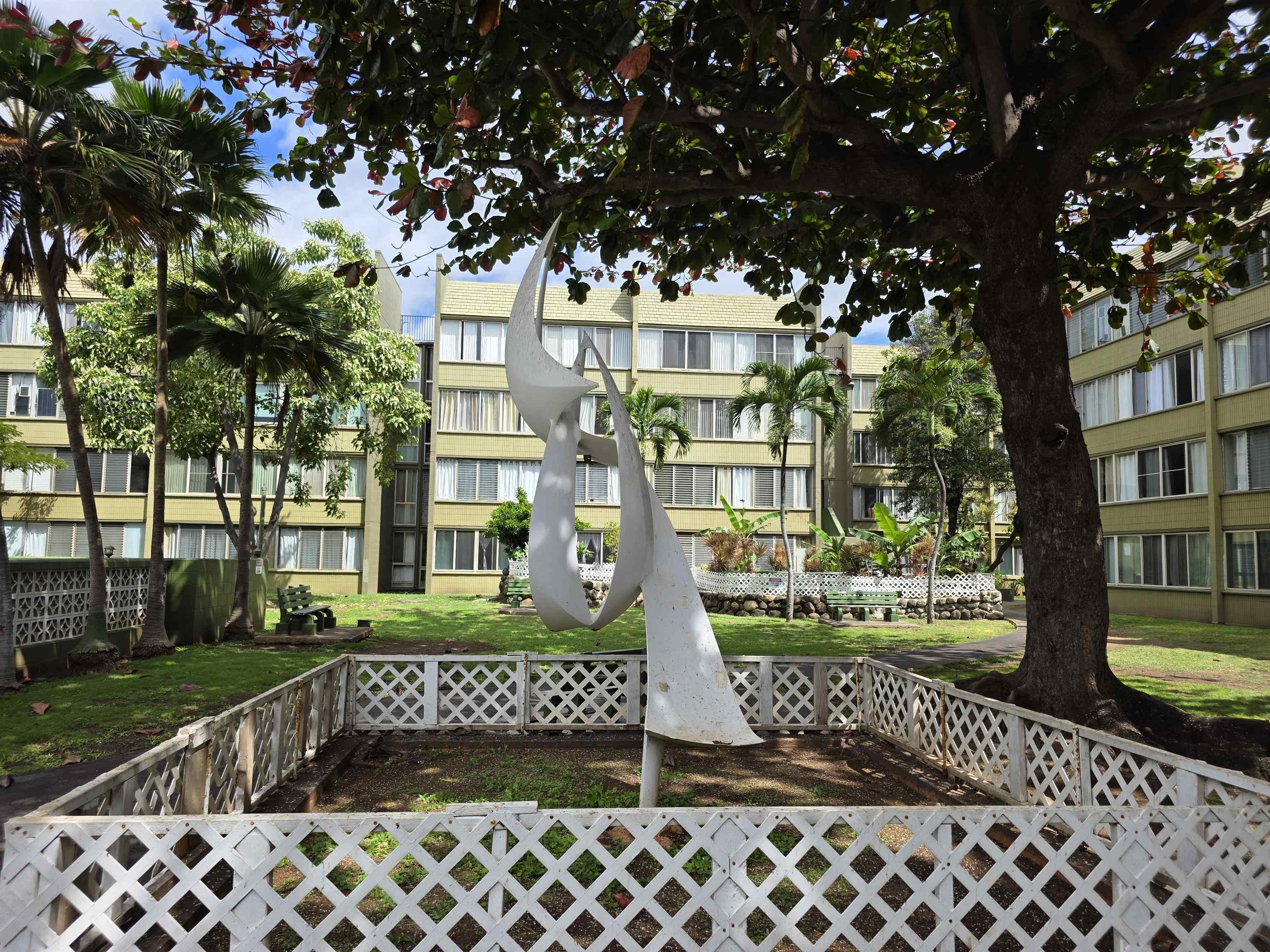 111 Kahului Beach Road, Unit B306 Kahului, HI 96732 - Photo 28 of 29 a front view of a house with a yard