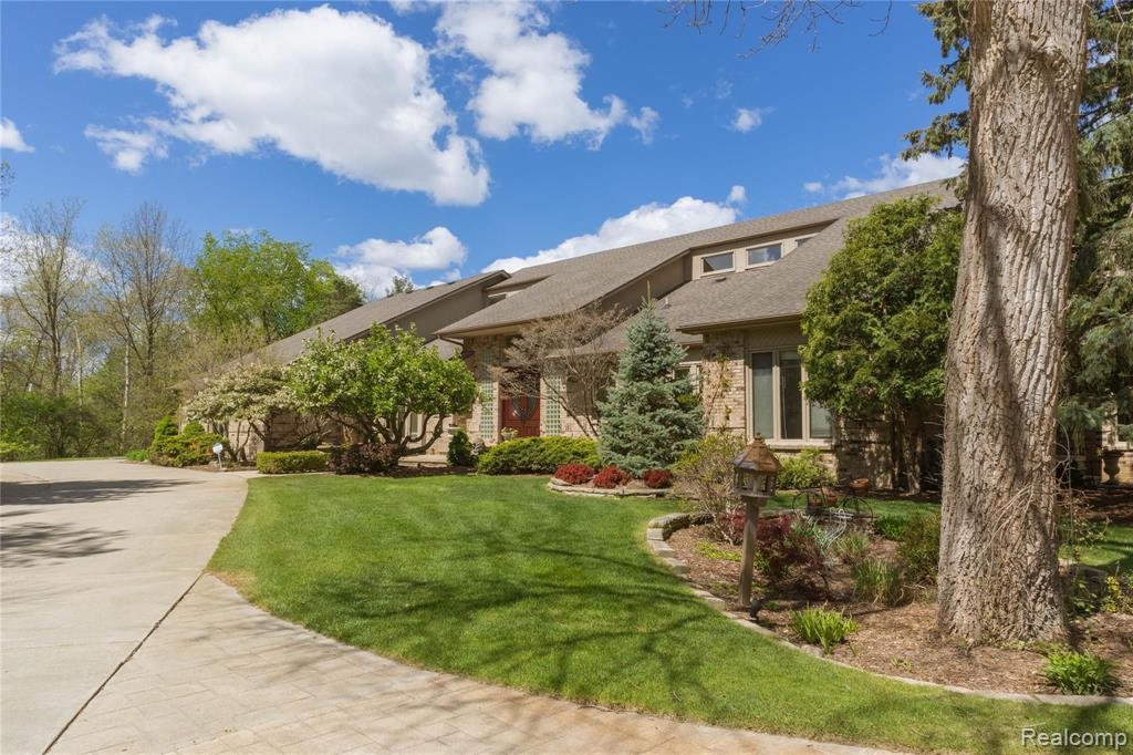 1651 Washington Road Rochester Hills, MI 48306 - Photo 3 of 60