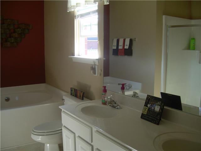 1017 Rutherford Way Hendersonville, TN 37075 - Photo 8 of 12 Gallery Image 8