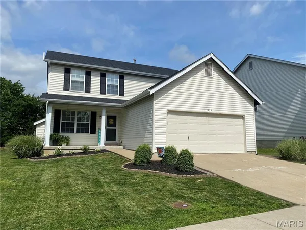 $350,000 | 1955 Briarfield Drive, Lake St. Louis, MO 63367