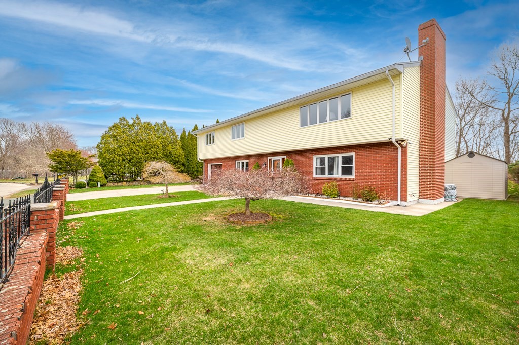 35 Reservoir Road Gloucester, MA 01930 - Photo 5 of 39