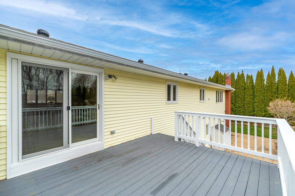 35 Reservoir Road Gloucester, MA 01930 - Photo 7 of 39