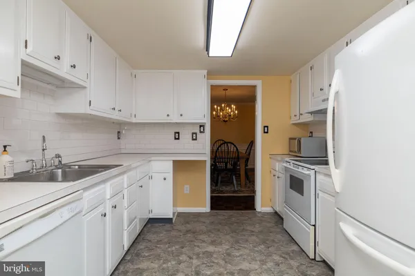 $214,999 | 2302 Heather Court, Unit 2302, Wilmington, DE 19809
