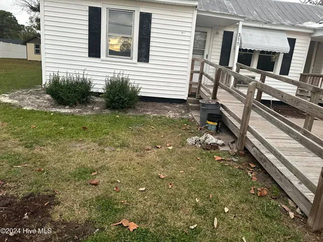 $900 | 423 Snow Hill Street, Ayden, NC 28513