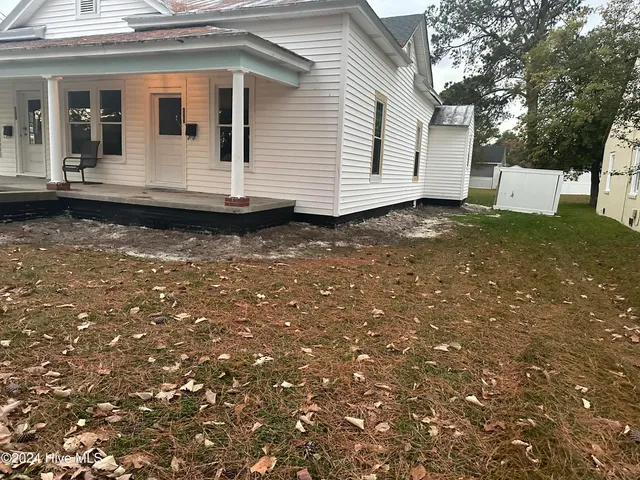 $900 | 423 Snow Hill Street, Ayden, NC 28513