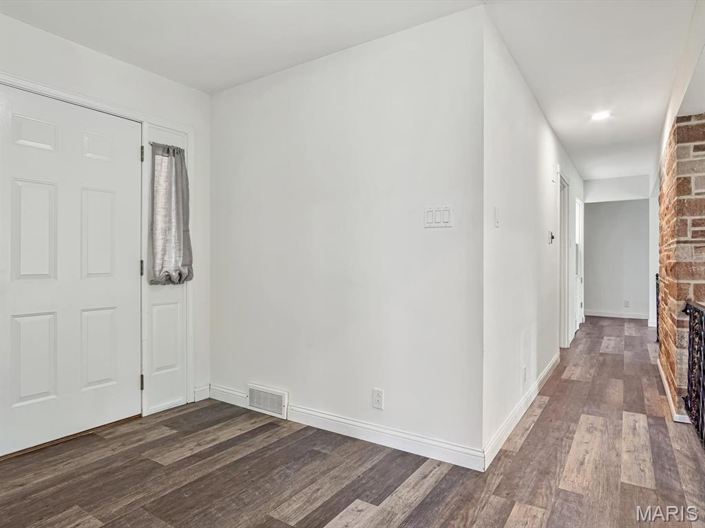 68 Carnation Drive Belleville, IL 62221 - Photo 5 of 31