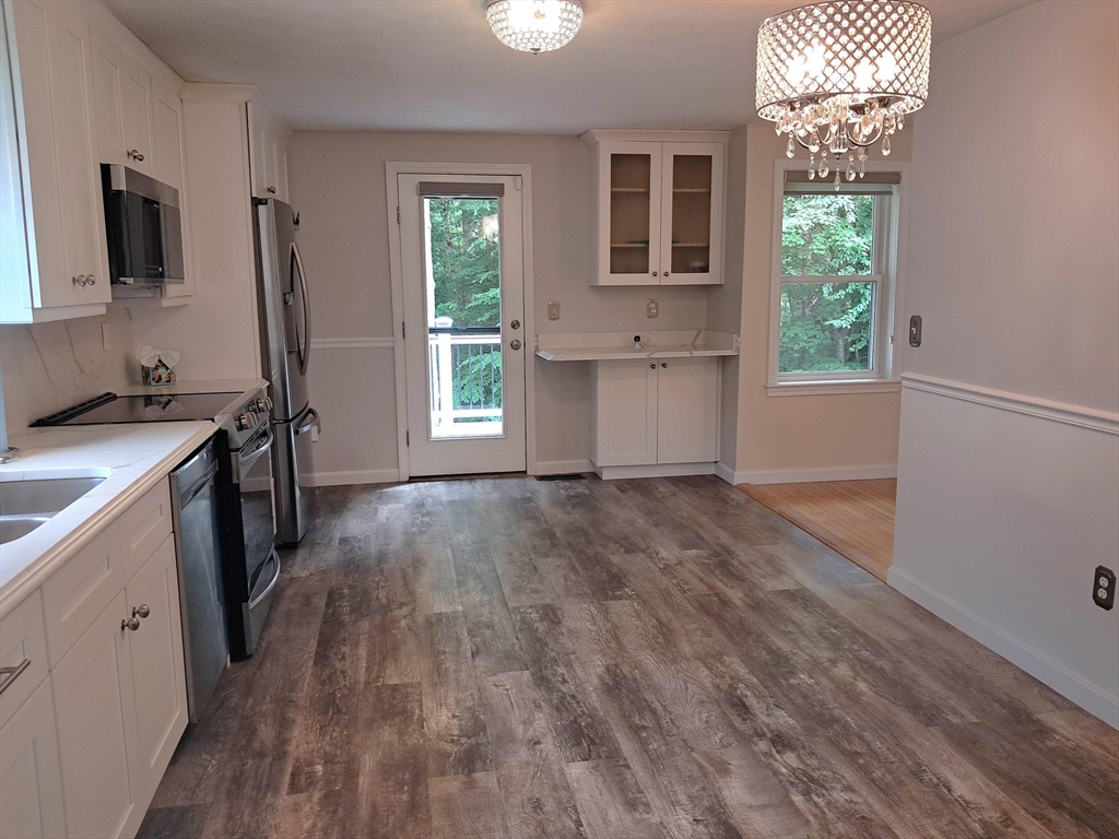 4 Sterling Way, Unit 4 Hudson, NH 03051 - Photo 9 of 42