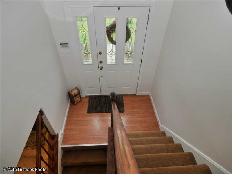 8 Crestview Drive Johnston, RI 02919 - Photo 12 of 25 Entry.