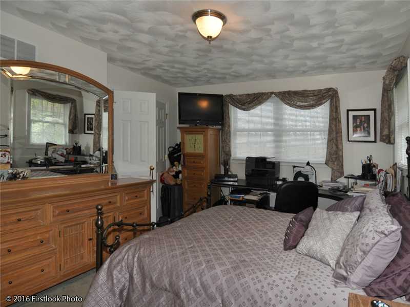 8 Crestview Drive Johnston, RI 02919 - Photo 13 of 25 Master Bedroom.