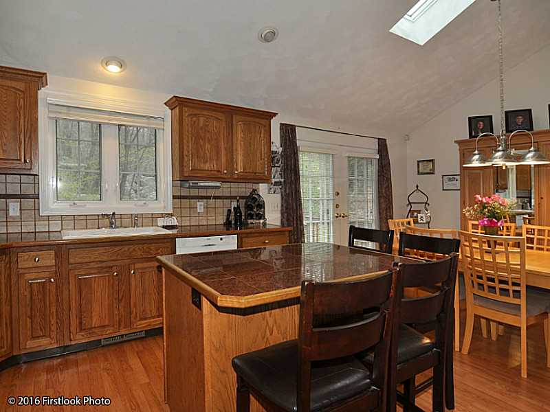 8 Crestview Drive Johnston, RI 02919 - Photo 6 of 25 Kitchen.