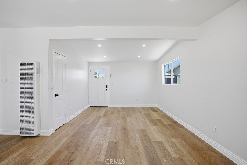 411 Lemar Avenue Oxnard, CA 93036 - Photo 5 of 31