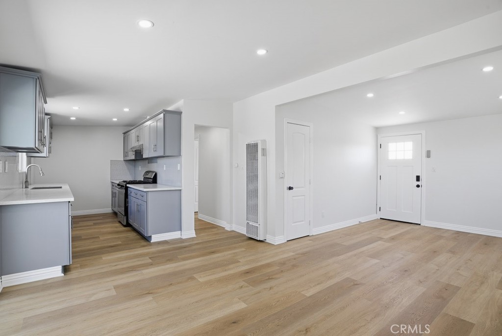 411 Lemar Avenue Oxnard, CA 93036 - Photo 6 of 31