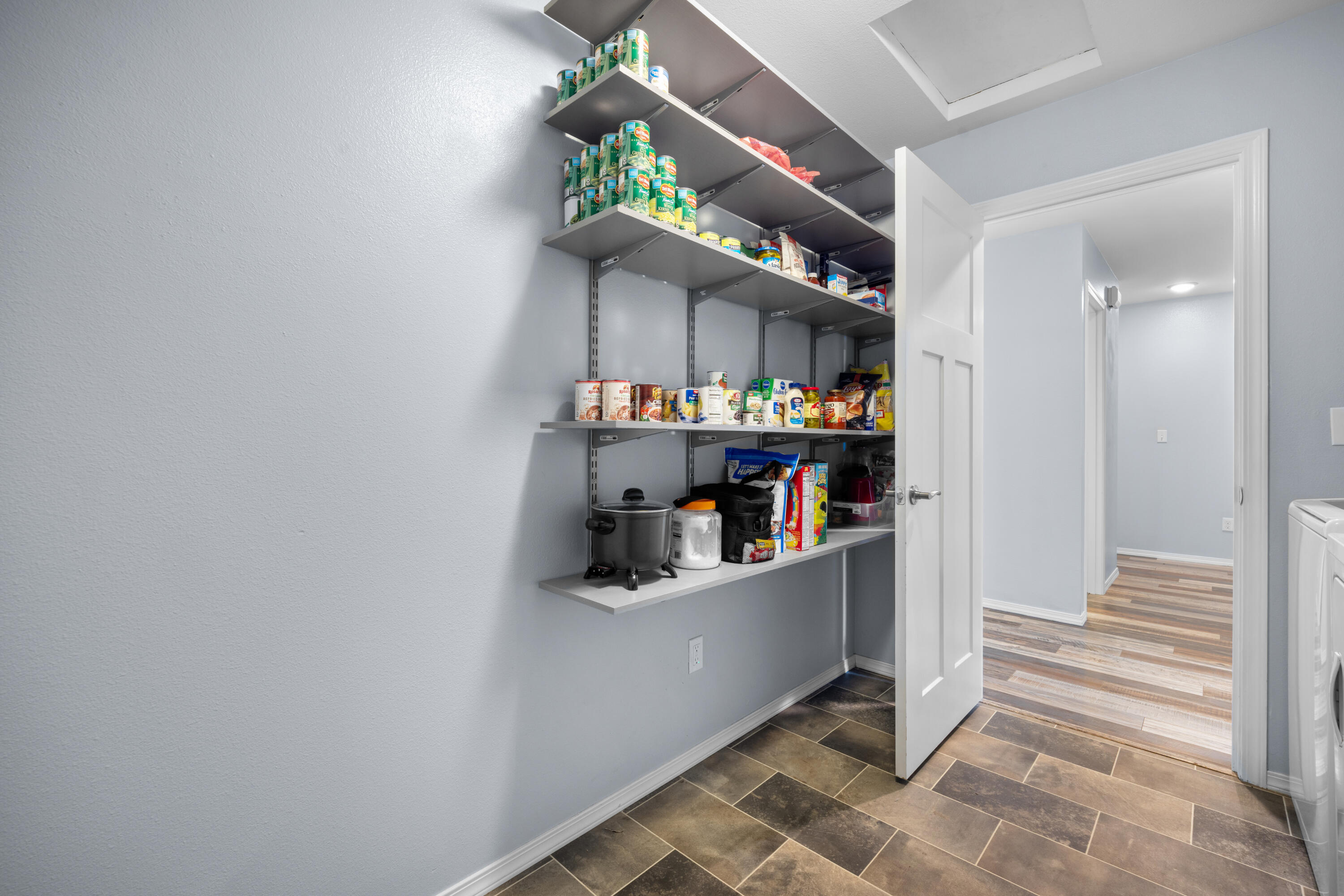 17271 Downey Road Bend, OR 97707 - Photo 22 of 34 Mudroom