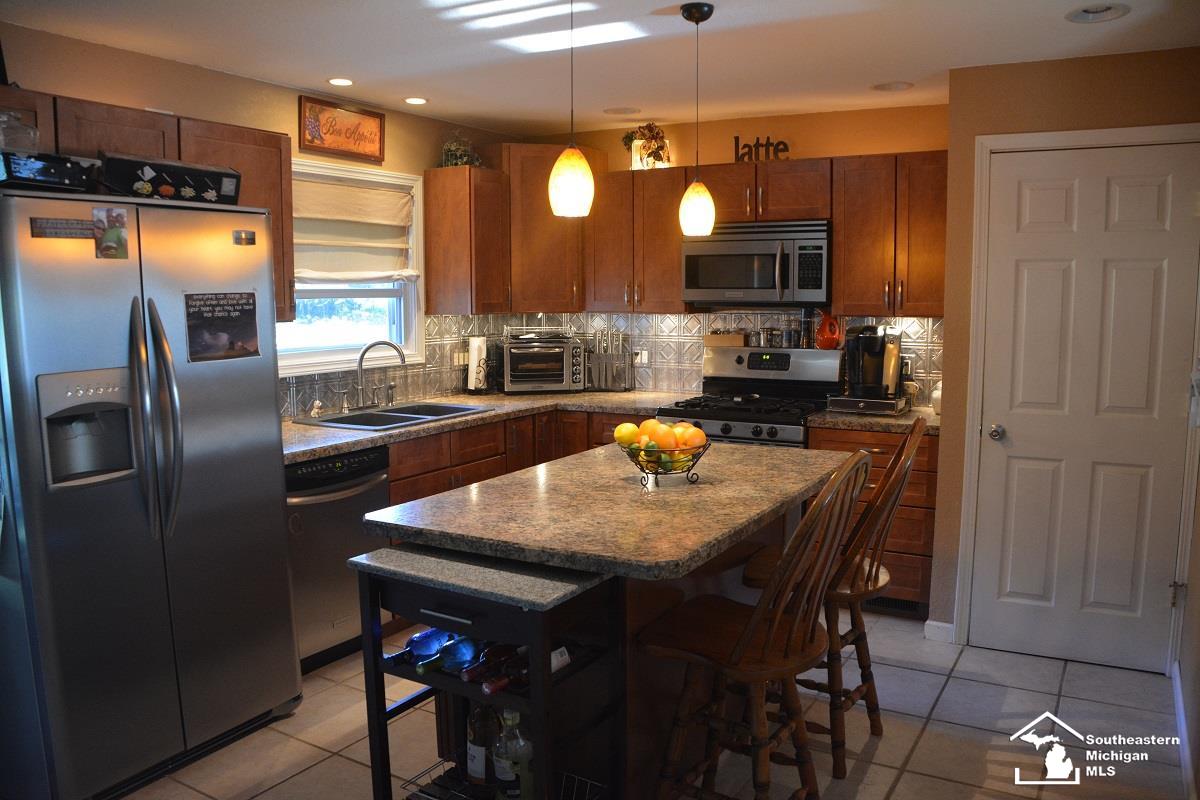 9702 Summerfield Road Temperance, MI 48182 - Photo 4 of 27