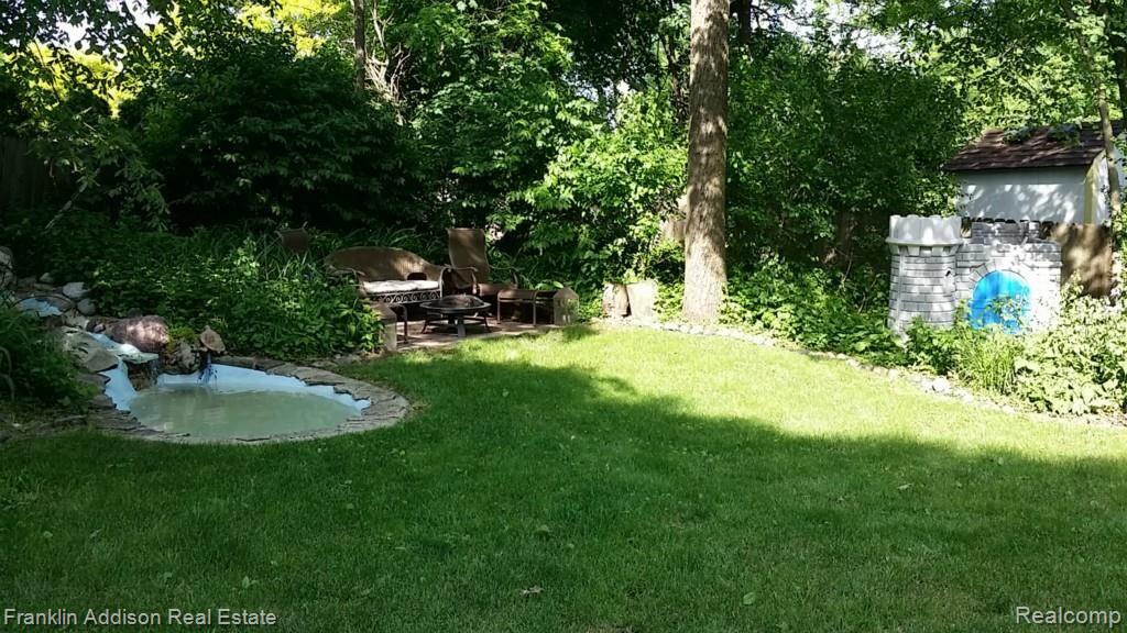 487 Welch Road Northville, MI 48167 - Photo 5 of 40 20150528_171609.jpg
