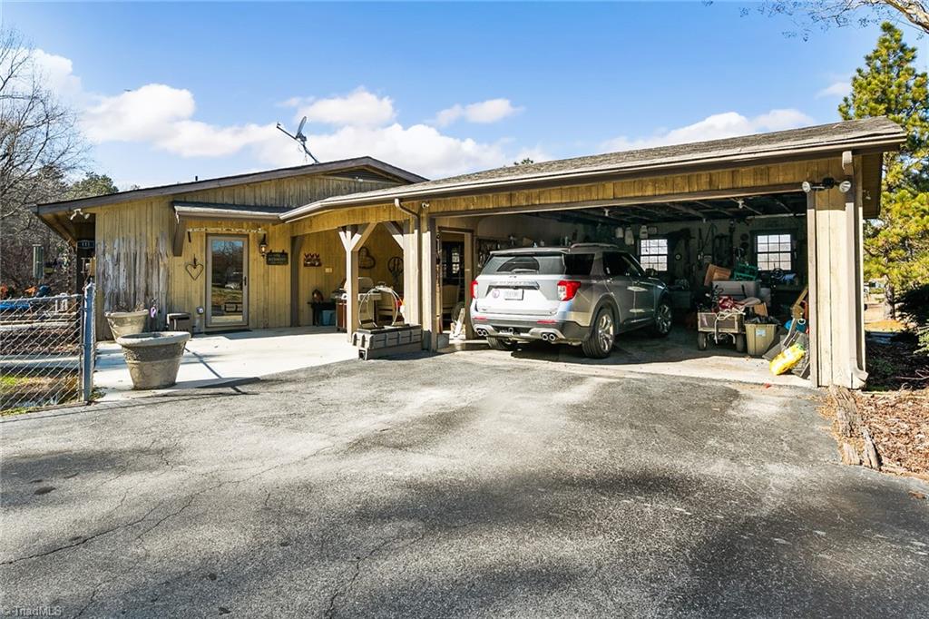 111 Hiatt Road Thomasville, NC 27360 - Photo 31 of 40 Gallery Image 31