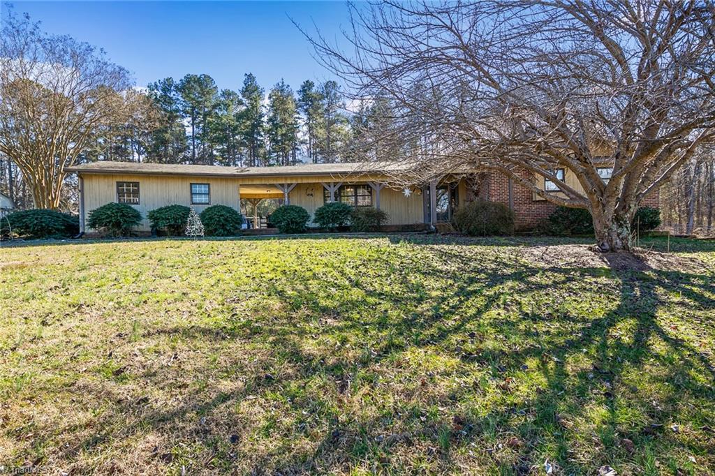 111 Hiatt Road Thomasville, NC 27360 - Photo 5 of 40 Gallery Image 5