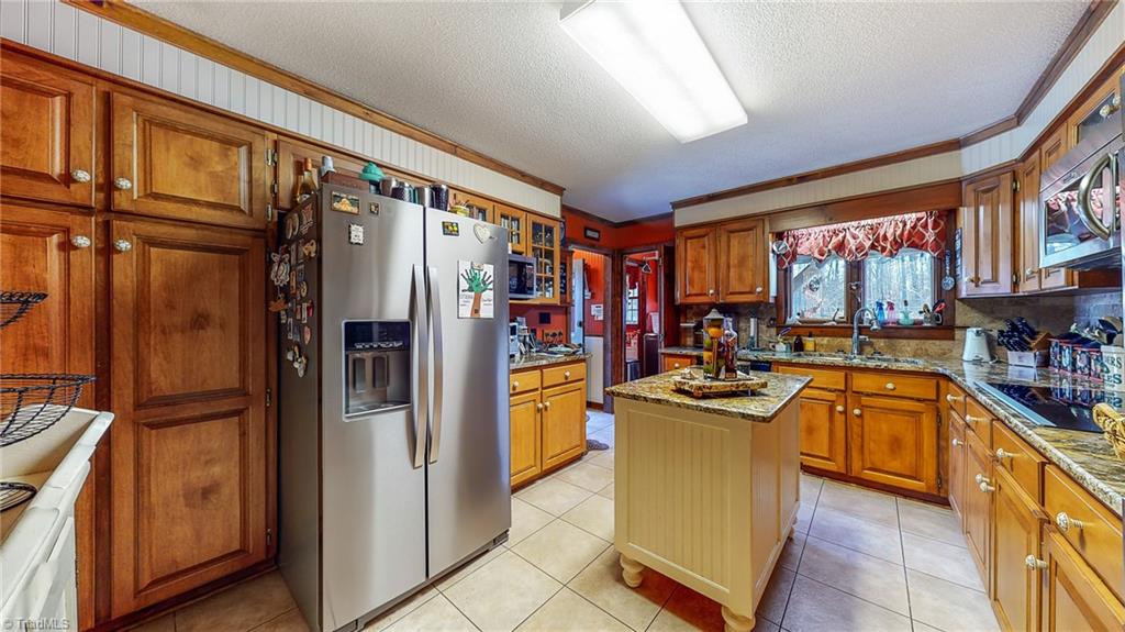 111 Hiatt Road Thomasville, NC 27360 - Photo 10 of 40 Gallery Image 10