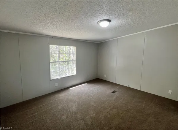 $150,000 | 1458 Merridon Drive, Pinnacle, NC 27043
