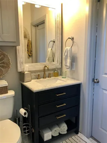 $1,390 | 2537 McCart Avenue, Unit 2539, Fort Worth, TX 76110