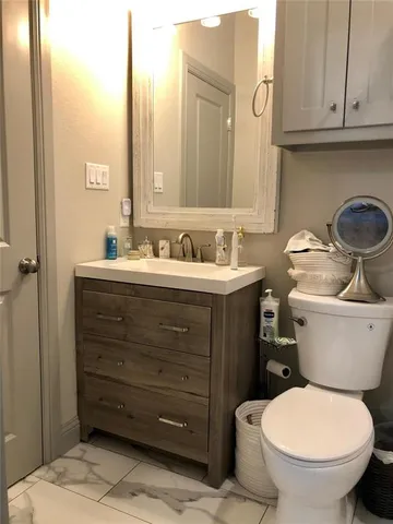 $1,390 | 2537 McCart Avenue, Unit 2539, Fort Worth, TX 76110