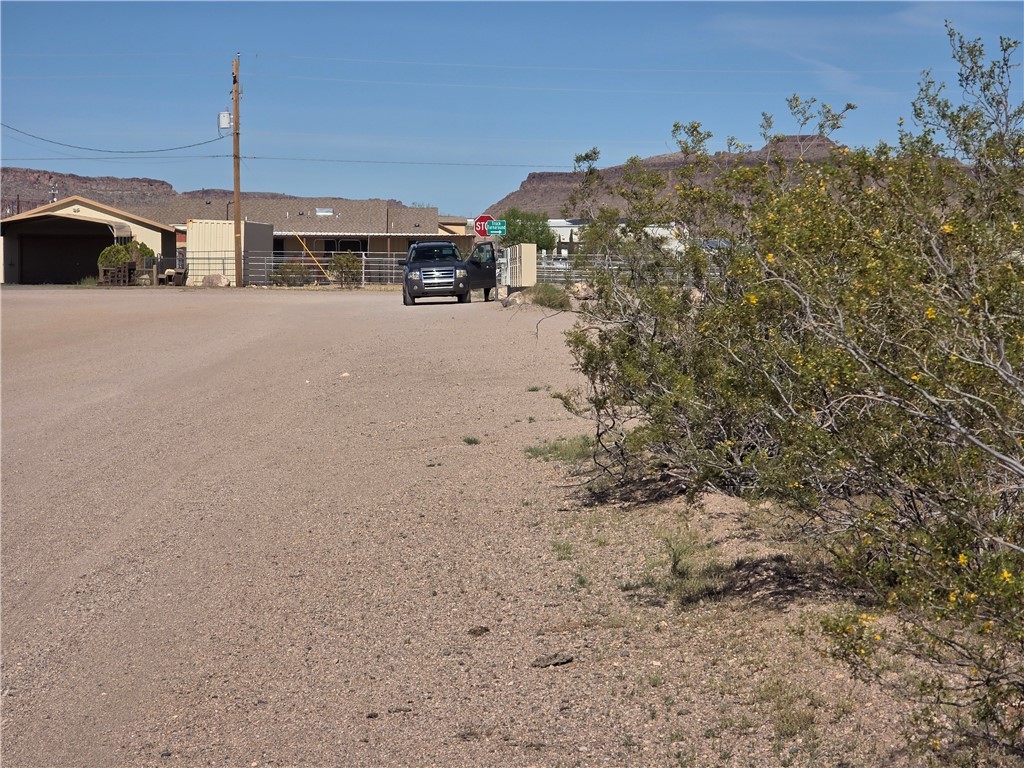 2904 Walnut Creek Road, Unit 2 LOT 5 Golden Valley, AZ 86413 - Photo 8 of 10 East end of the street towards Malibu Rd.