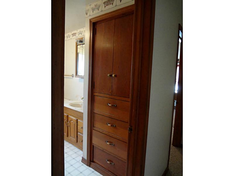 600 Tuscarawas Road Beaver, PA 15009 - Photo 18 of 21 Full Bath. Built-In Linen