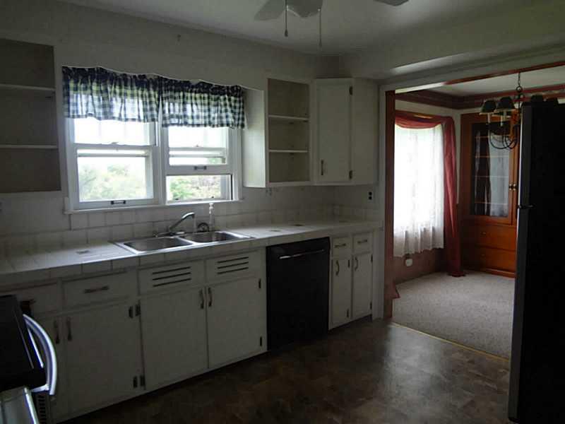 600 Tuscarawas Road Beaver, PA 15009 - Photo 9 of 21 Kitchen.