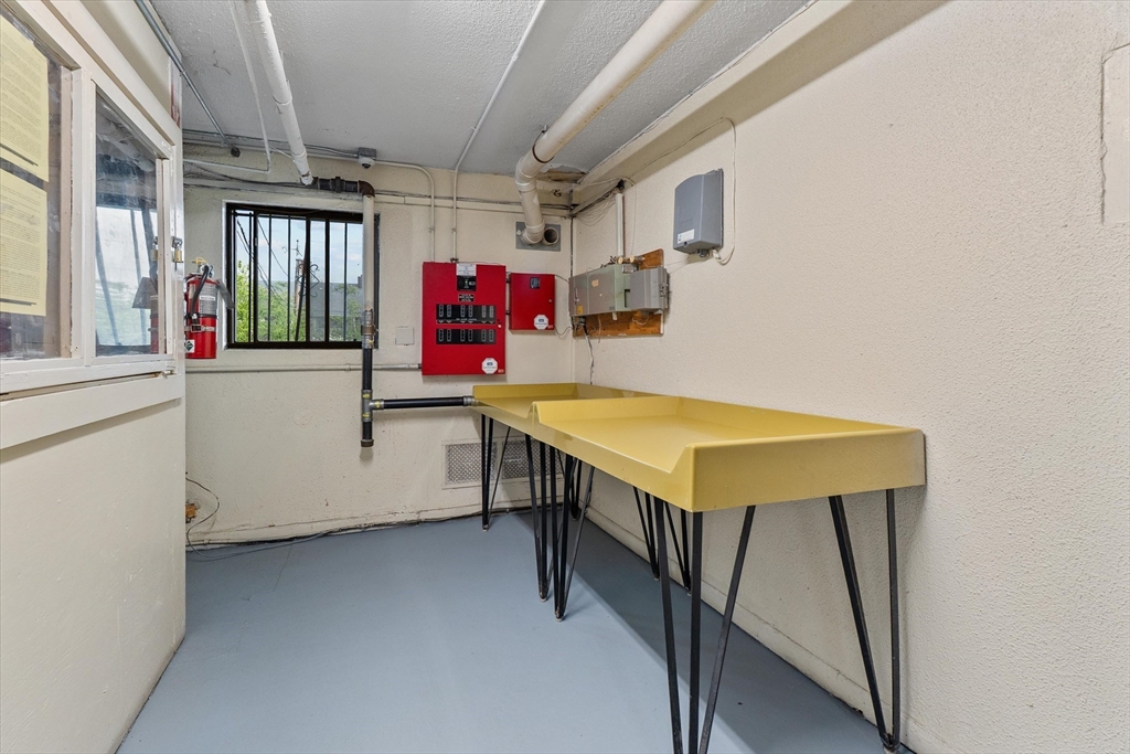 262 East Haverhill Street, Unit 17 Lawrence, MA 01841 - Photo 13 of 18