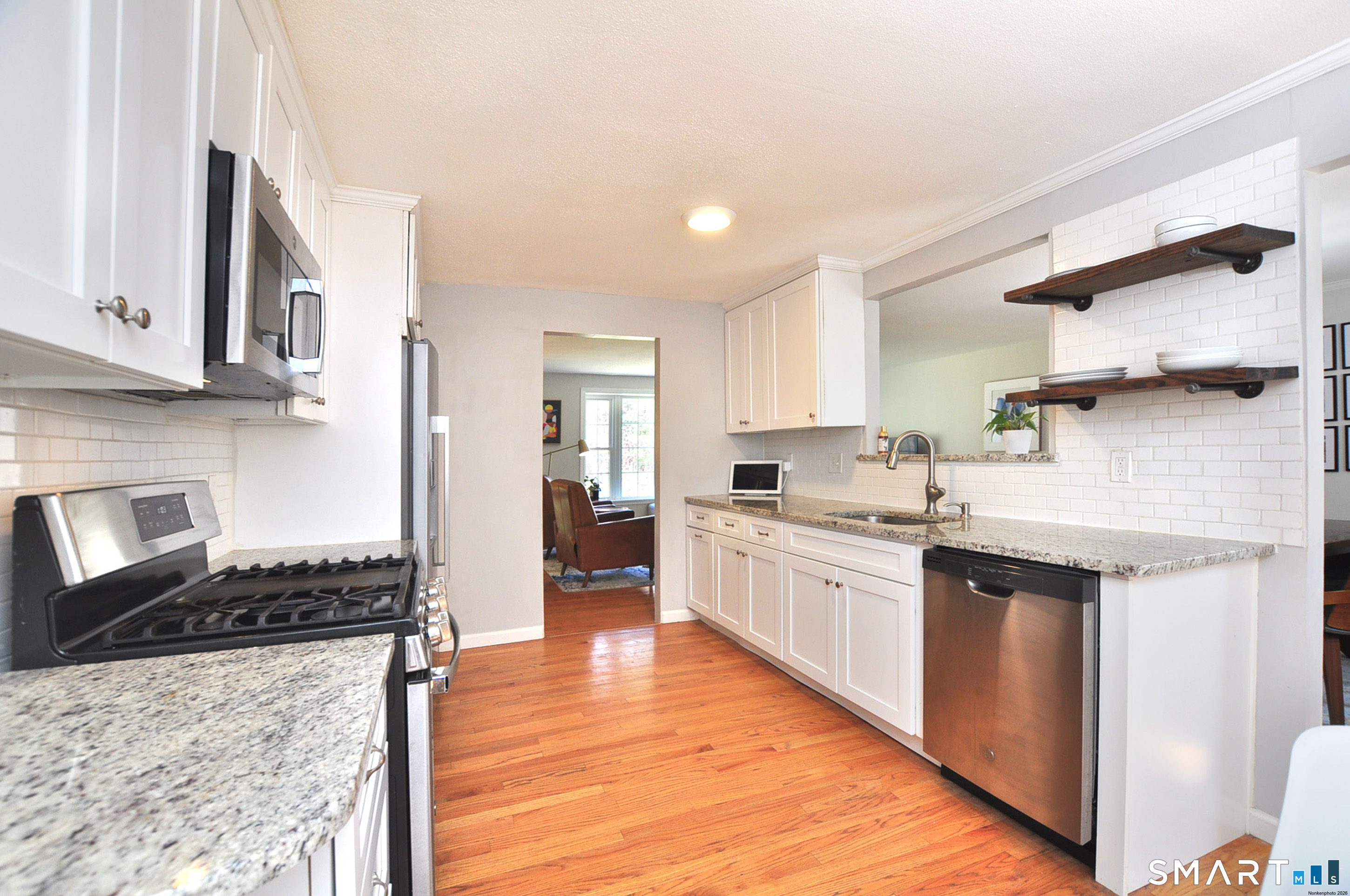 33 Chestnut Hill Road Simsbury, CT 06092 - Photo 12 of 39