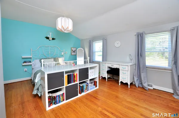 $499,900 | 33 Chestnut Hill Road, Simsbury, CT 06092
