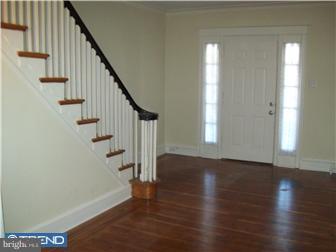 264 Avon Road Upper Darby, PA 19082 - Photo 2 of 12 Living Room