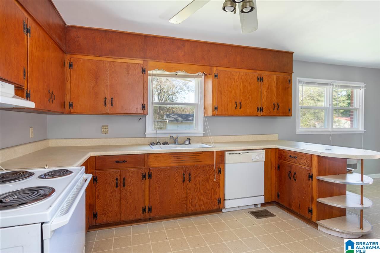 628 Plainview Street Weaver, AL 36277 - Photo 2 of 36