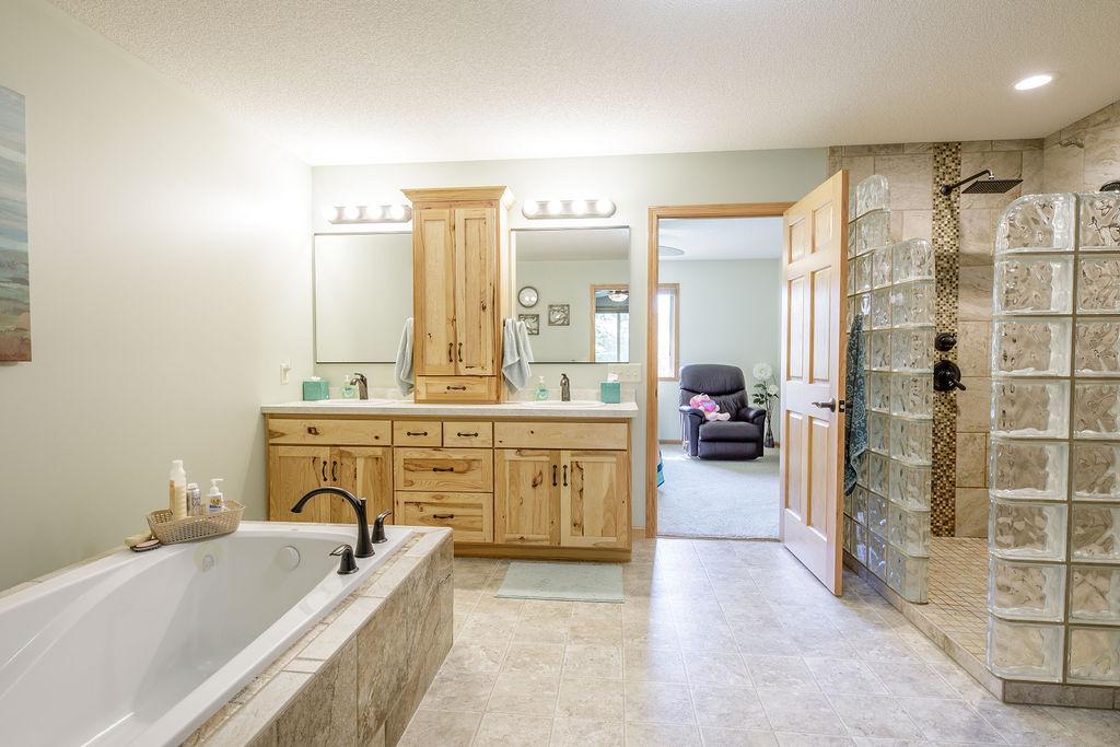 3807 North Eagle Road Willmar, MN 56201 - Photo 25 of 85 Gallery Image 25