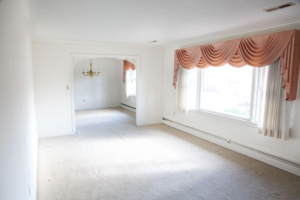 6918 Tinkerdale Road Roanoke, VA 24019 - Photo 2 of 18 Living Room