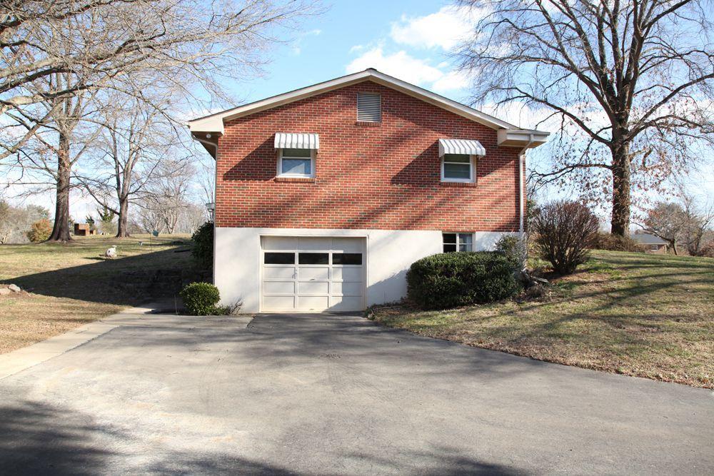 6918 Tinkerdale Road Roanoke, VA 24019 - Photo 17 of 18 Attached 1 car garage