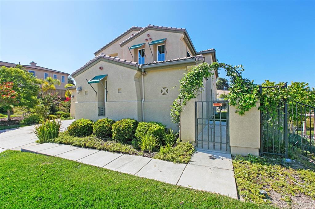 310 Mission View Way Oceanside, CA 92057 - Photo 3 of 25