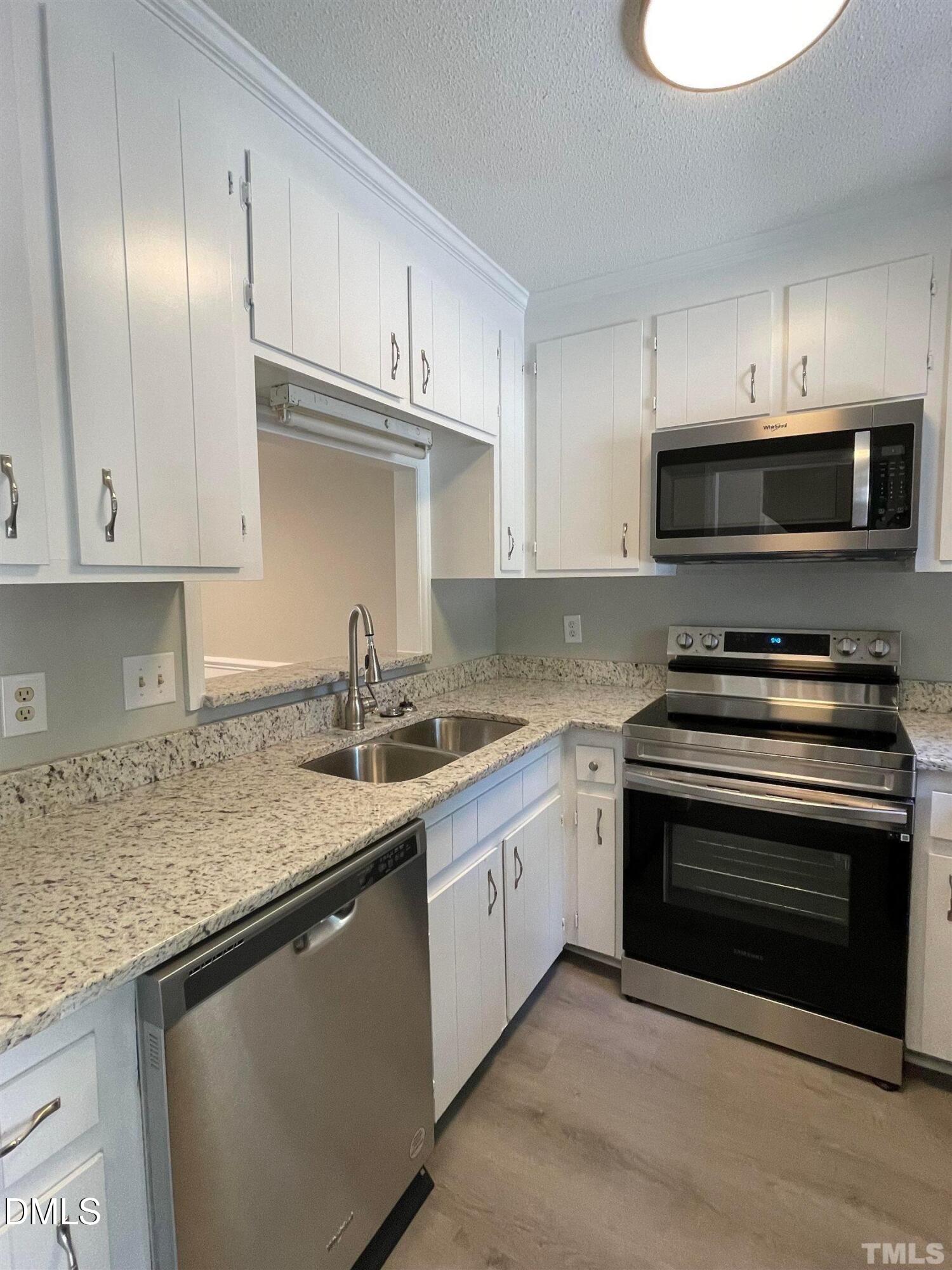 3205 Warwick Drive Raleigh, NC 27606 - Photo 3 of 15