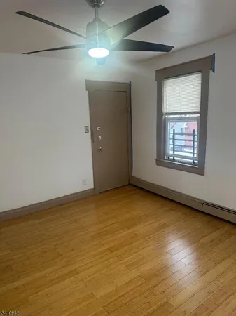 $1,600 | 229 Renner Avenue, Newark, NJ 07112