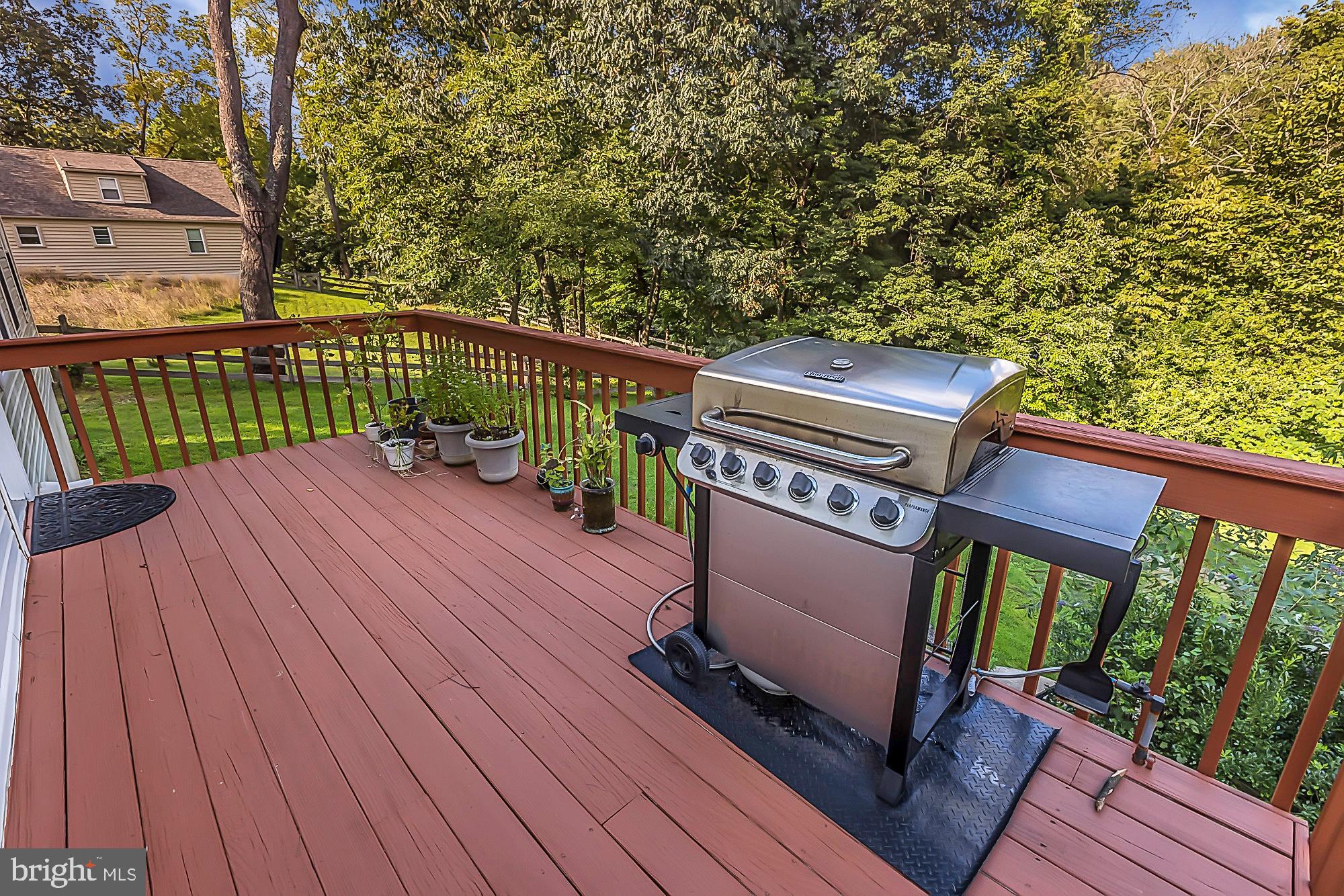50 Lee Road Norristown, PA 19403 - Photo 12 of 49 Large deck off Kitchen