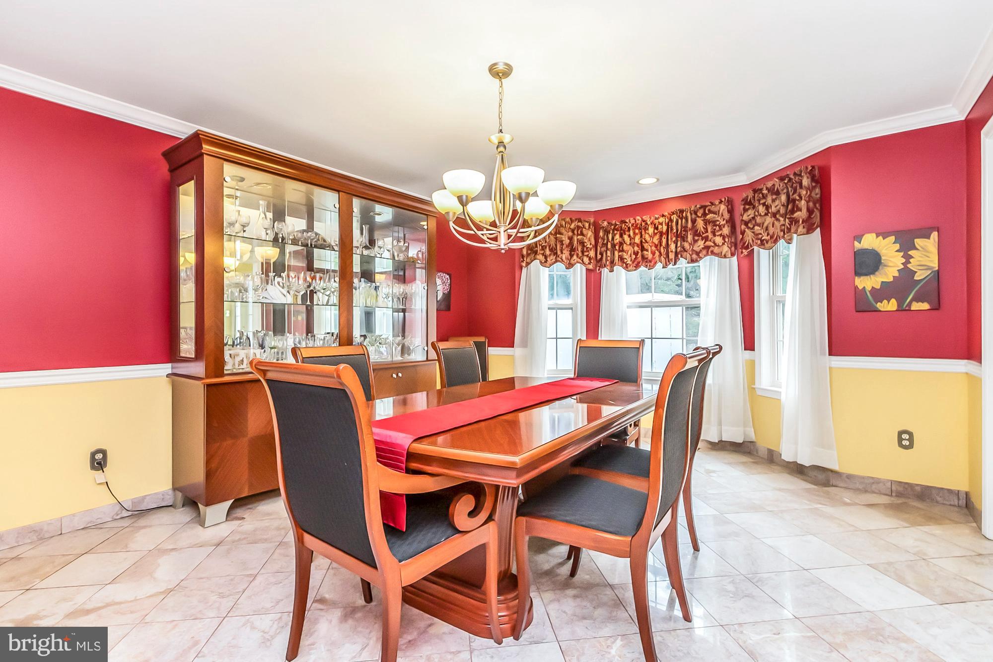 50 Lee Road Norristown, PA 19403 - Photo 21 of 49 Dining Room with triple windows