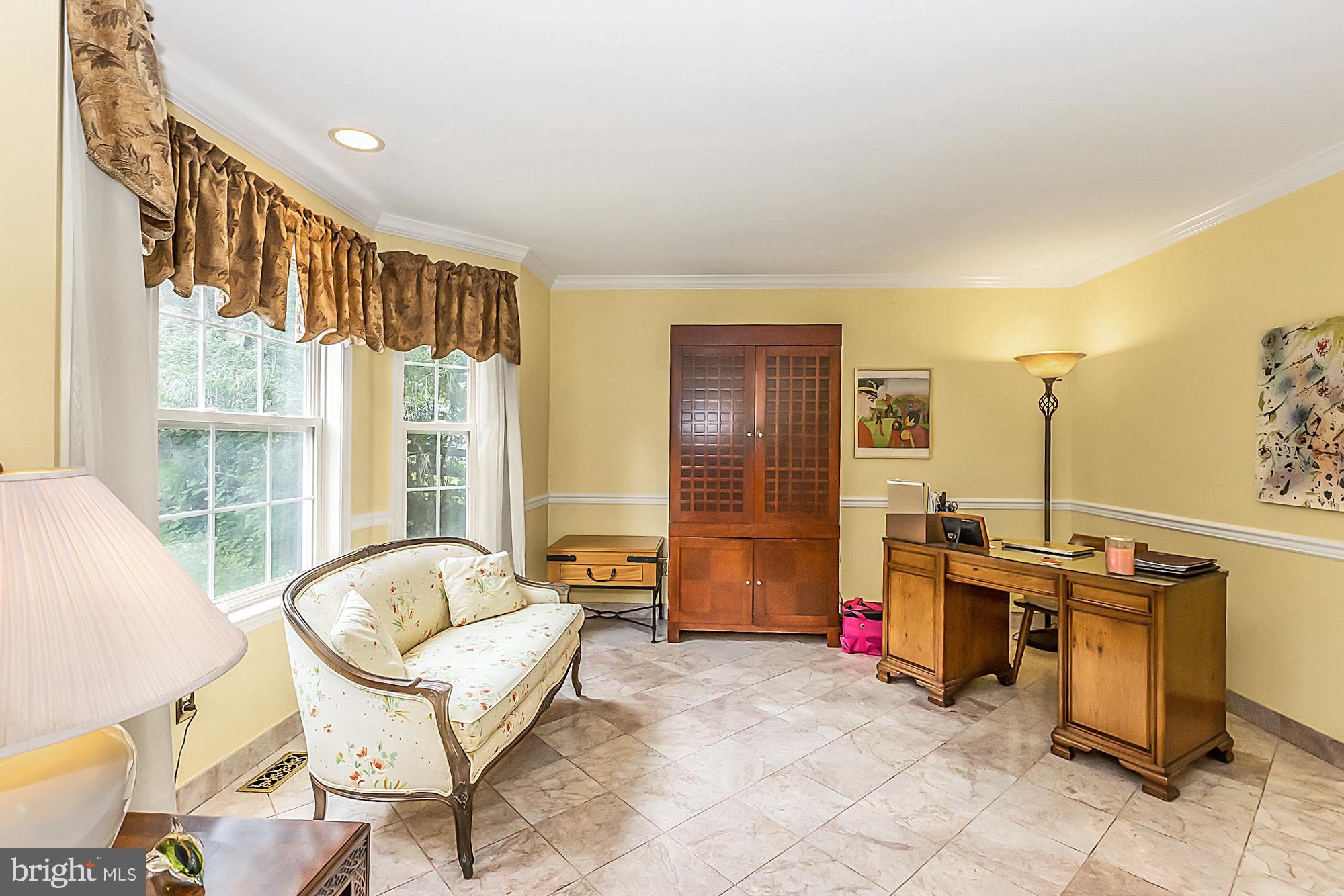 50 Lee Road Norristown, PA 19403 - Photo 7 of 49 Living Room with triple windows