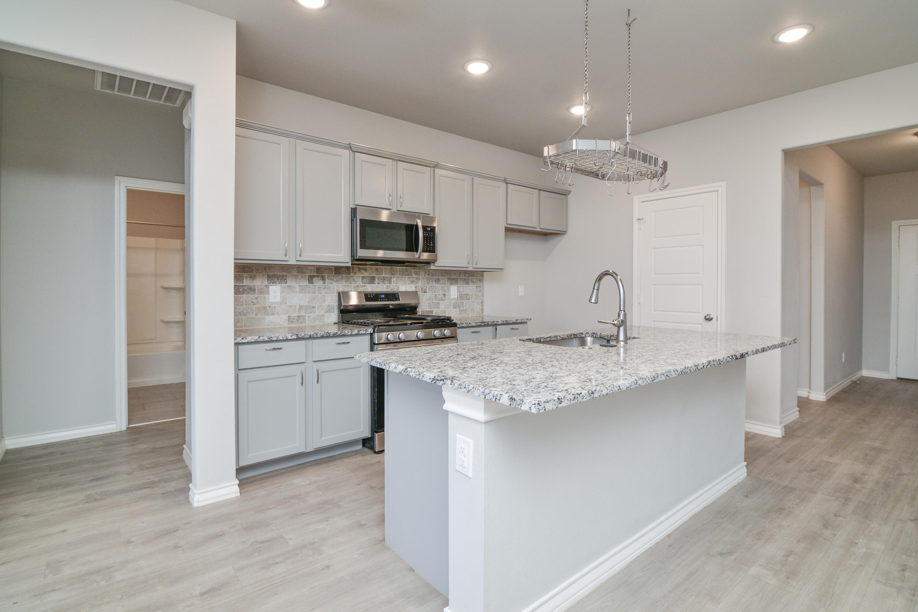 7018 20th Street Lubbock, TX 79407 - Photo 12 of 45 7018 20th-11