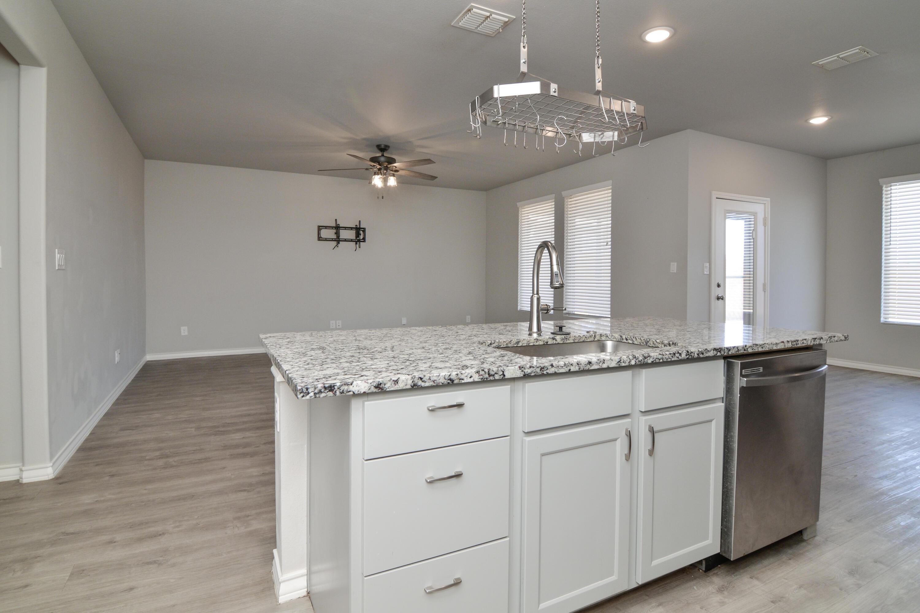 7018 20th Street Lubbock, TX 79407 - Photo 18 of 45 7018 20th-17