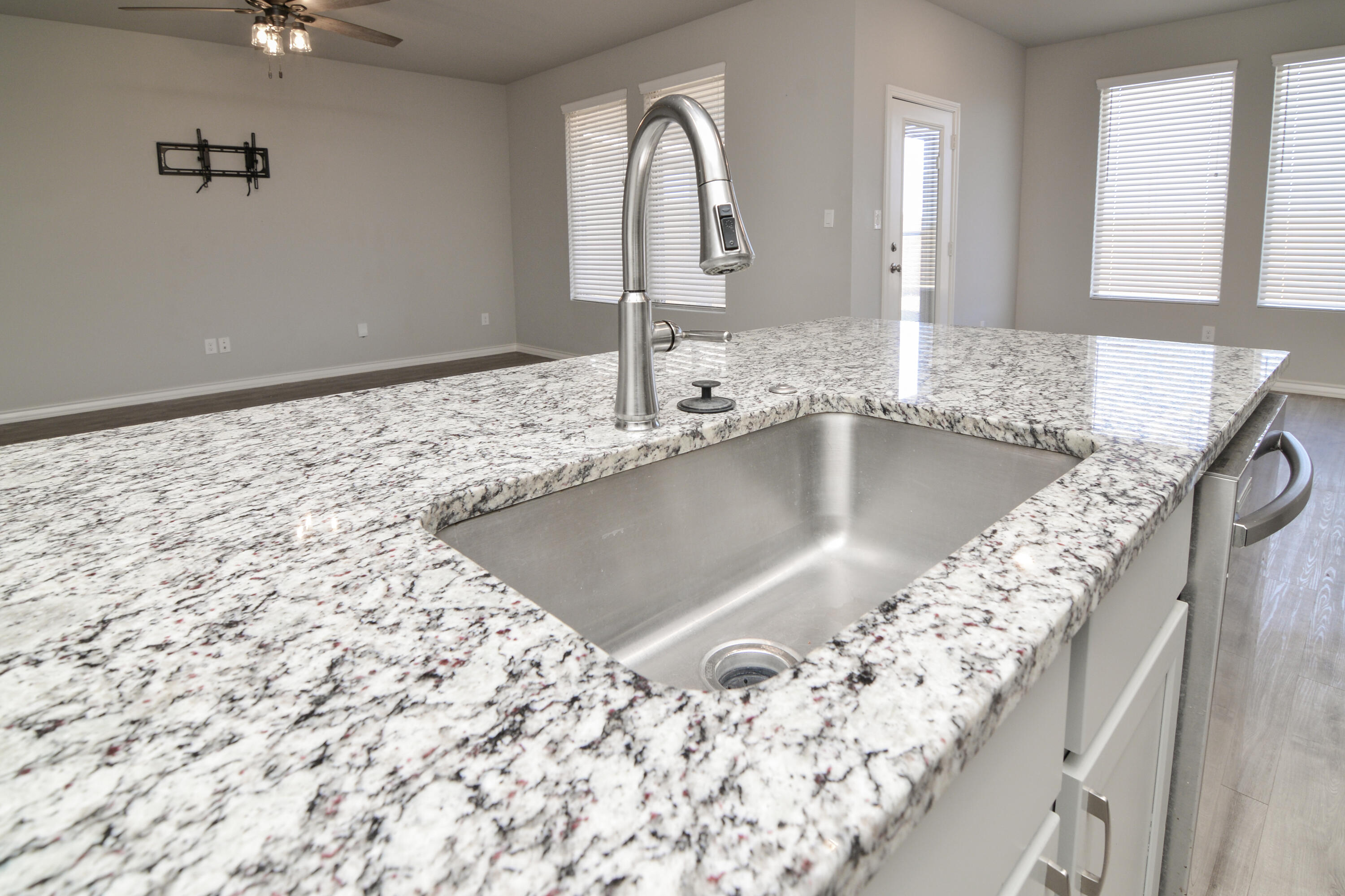 7018 20th Street Lubbock, TX 79407 - Photo 19 of 45 7018 20th-18