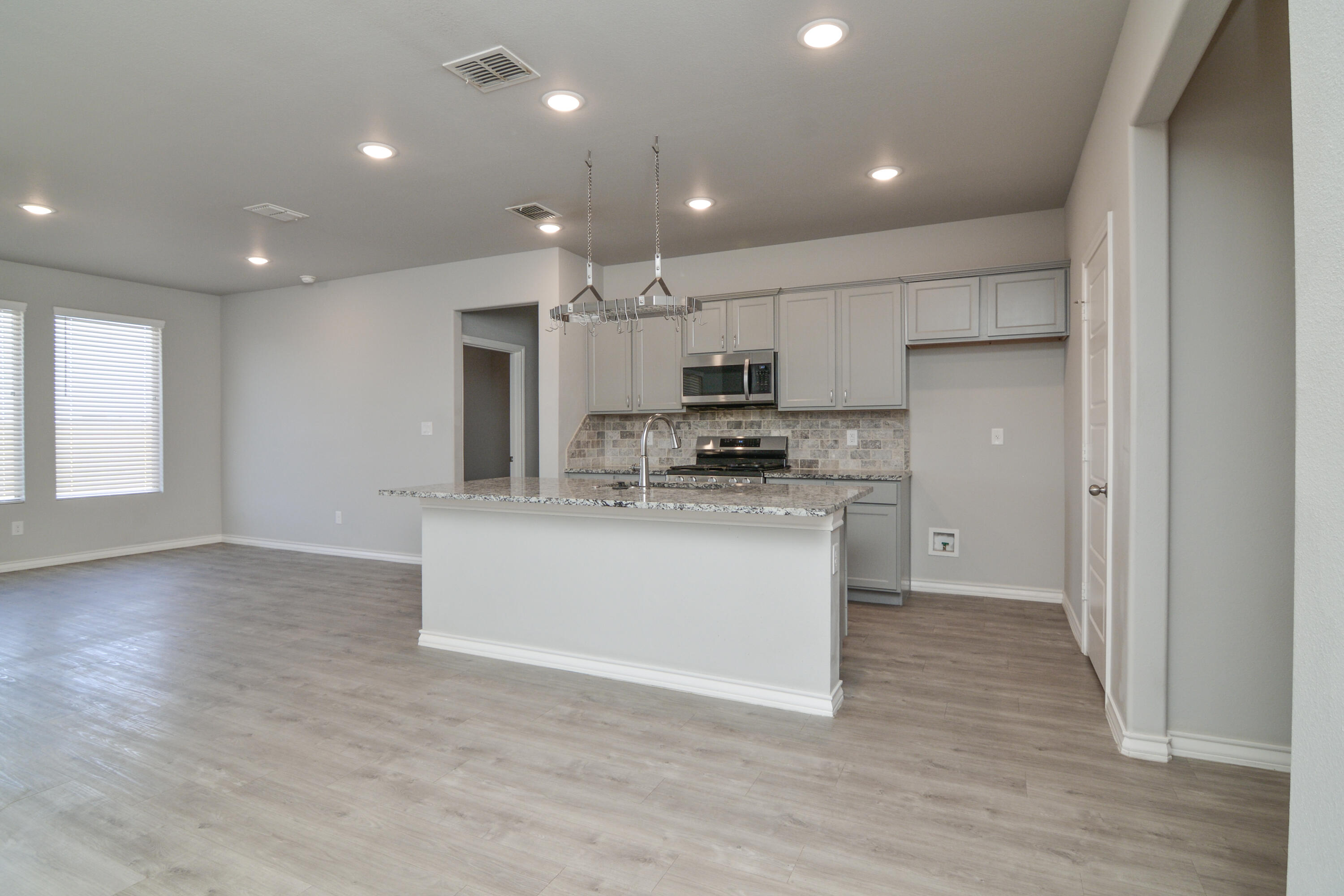 7018 20th Street Lubbock, TX 79407 - Photo 10 of 45 7018 20th-9