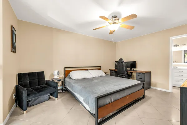 $240,000 | 4772 Northwest 22nd Street, Unit 42122, Coconut Creek, FL 33063